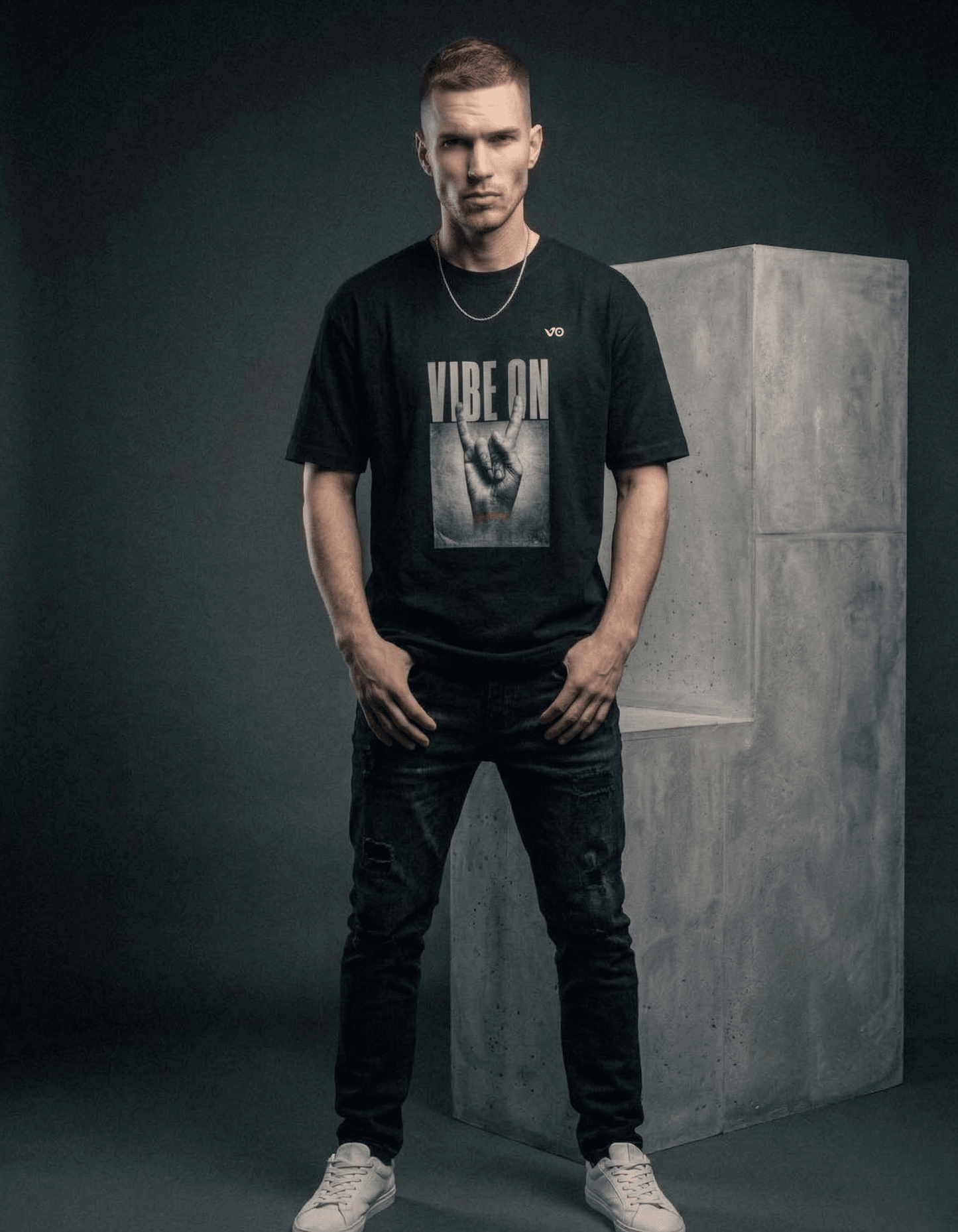 Black Oversized T-Shirt – Vibe On Graphic - VIBON Originals