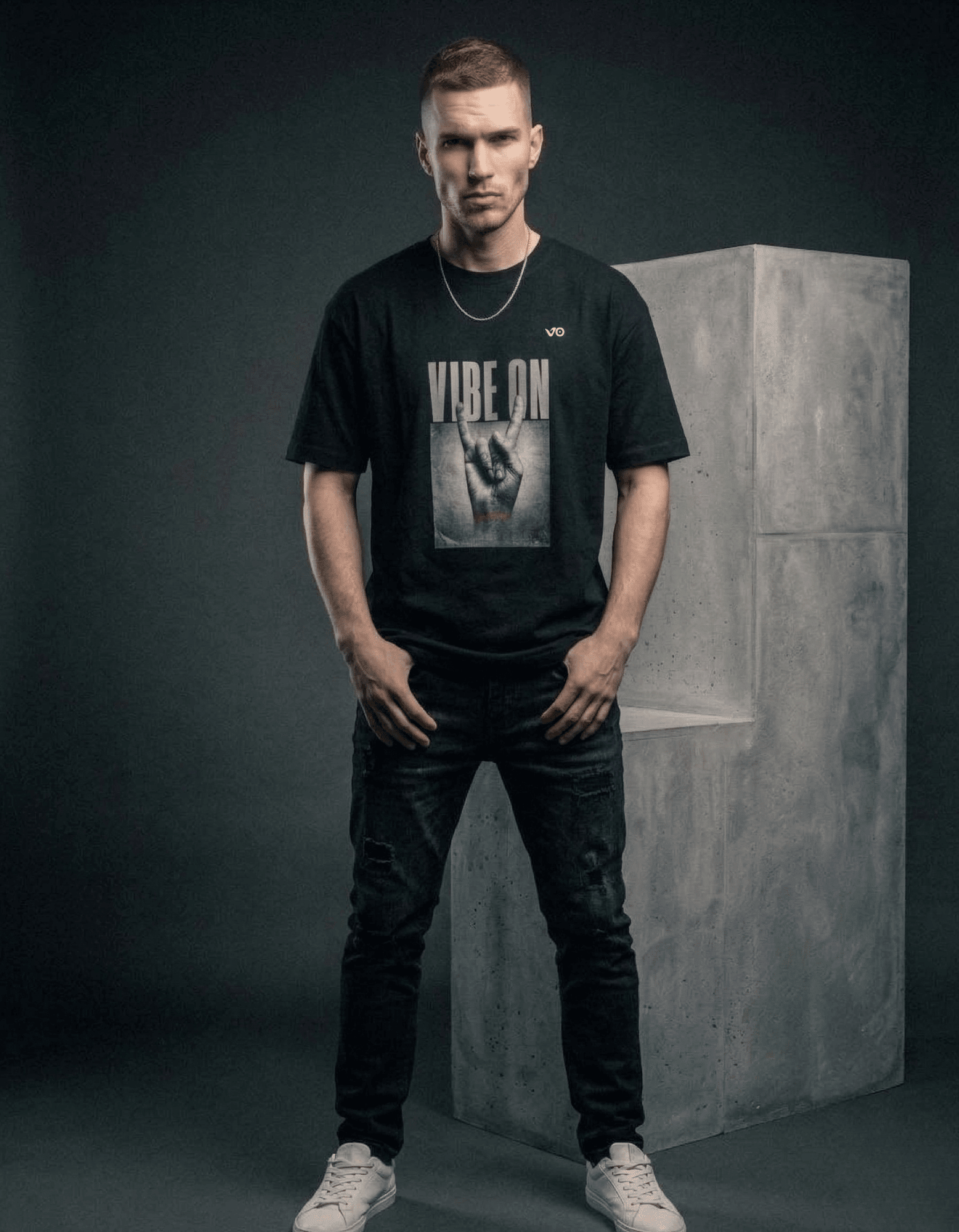 Black Oversized T-Shirt – Vibe On Graphic - VIBON Originals